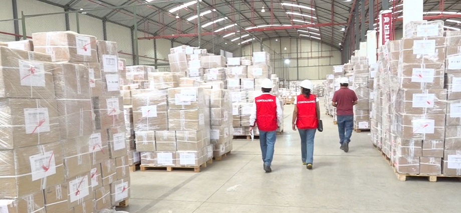 Retraso en cuadernos escolares pone en riesgo entrega a más de 581 mil alumnos pobres