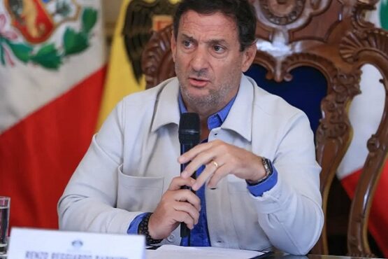 Aparecen más coimas por peajes de Villarán