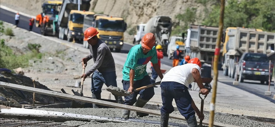 Gobierno incrementa presupuesto de regiones y municipios en cerca de S/ 420 millones para ejecutar obras