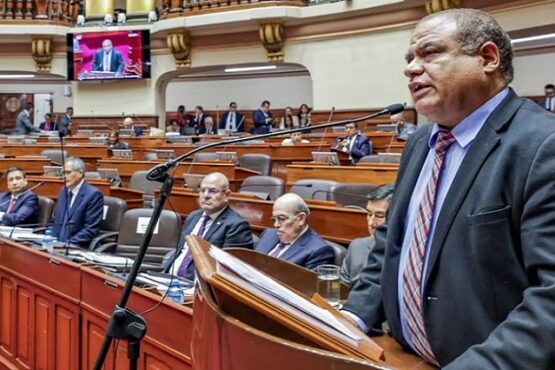 MEF bajo presión: alcaldes demandan más de S/ 7,000 millones para culminar obras