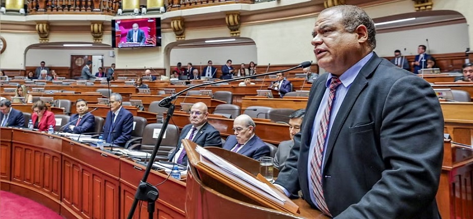 MEF bajo presión: alcaldes demandan más de S/ 7,000 millones para culminar obras