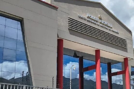 Sentencian a tres por contratación irregular de pasajes aéreos