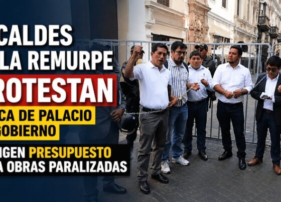 Alcaldes de la Remurpe protestan cerca de Palacio de Gobierno y exigen presupuesto para obras paralizadas